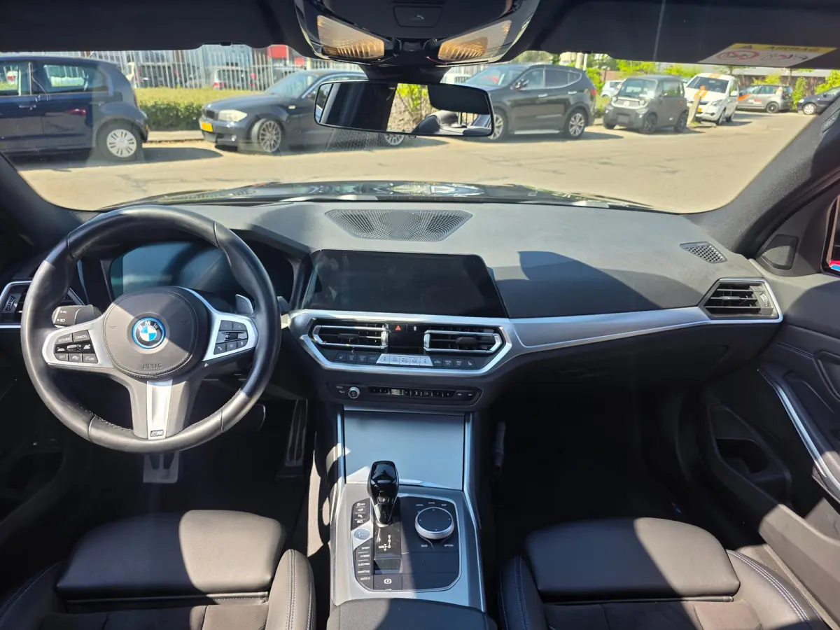 330e M-Sport | SOH 89% | Panoramadak | Head-up | 360 graden camera | Trekhaak