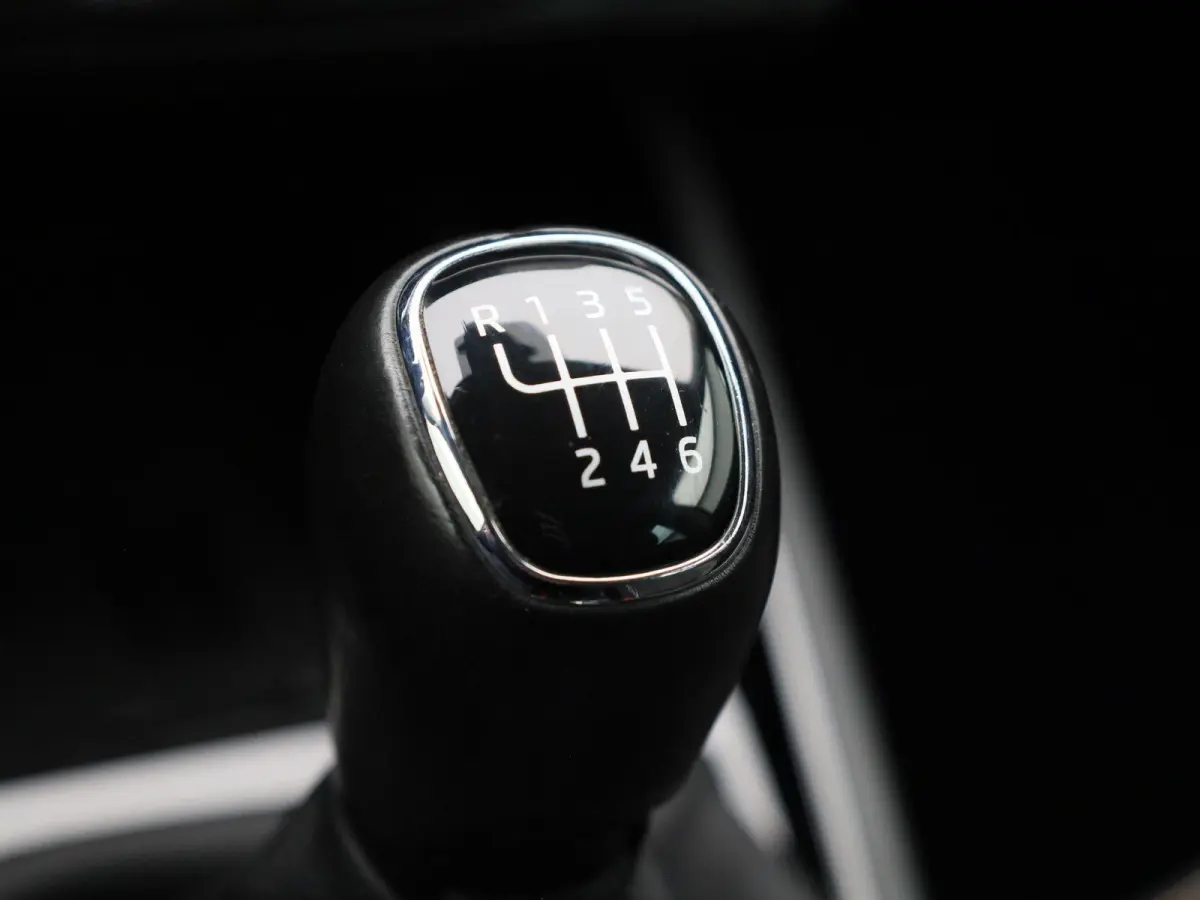 1.0 TSI First Edition | Apple Carplay / Android Auto | Parkeersensoren | Climate Control |