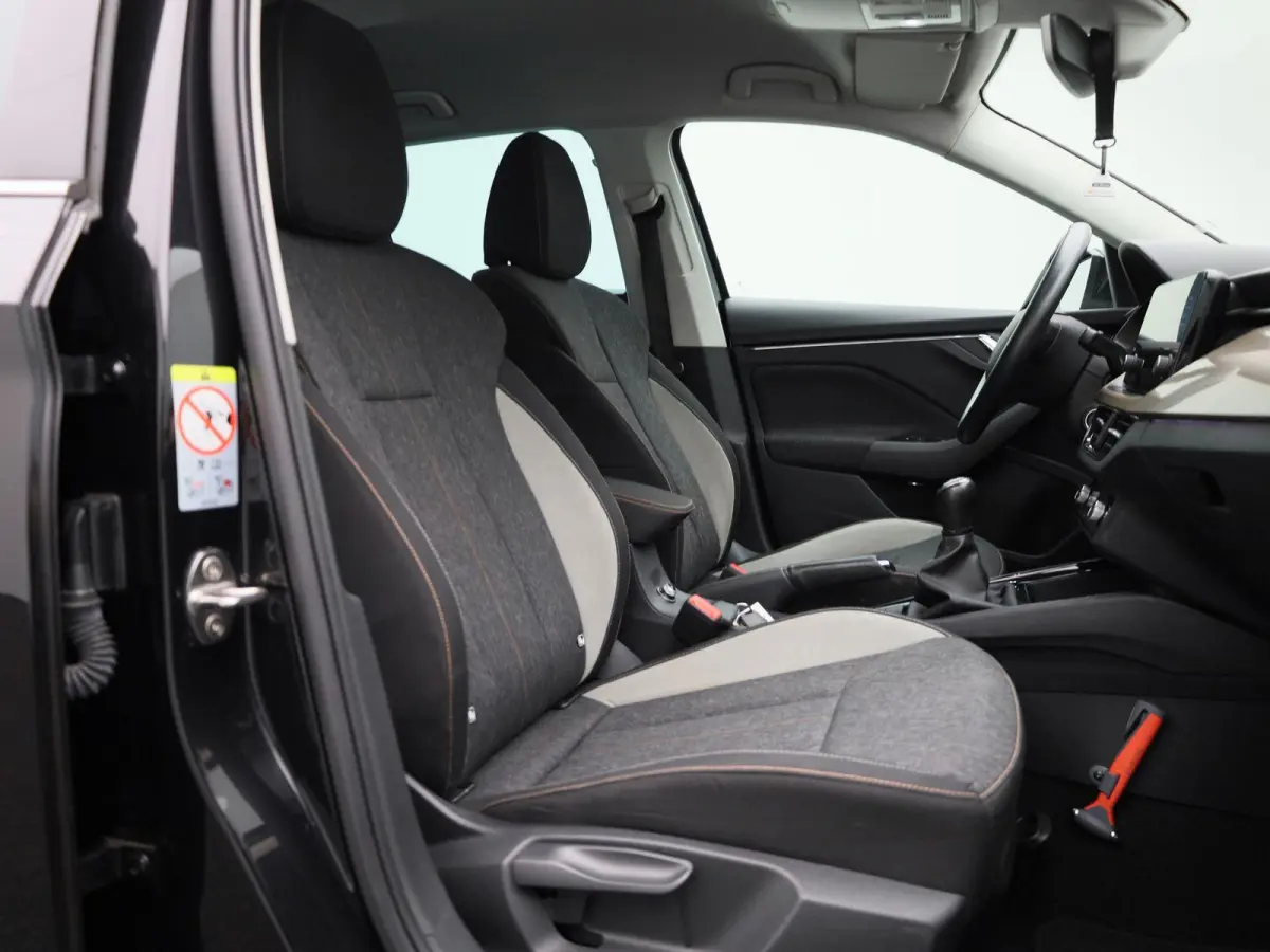 1.0 TSI First Edition | Apple Carplay / Android Auto | Parkeersensoren | Climate Control |
