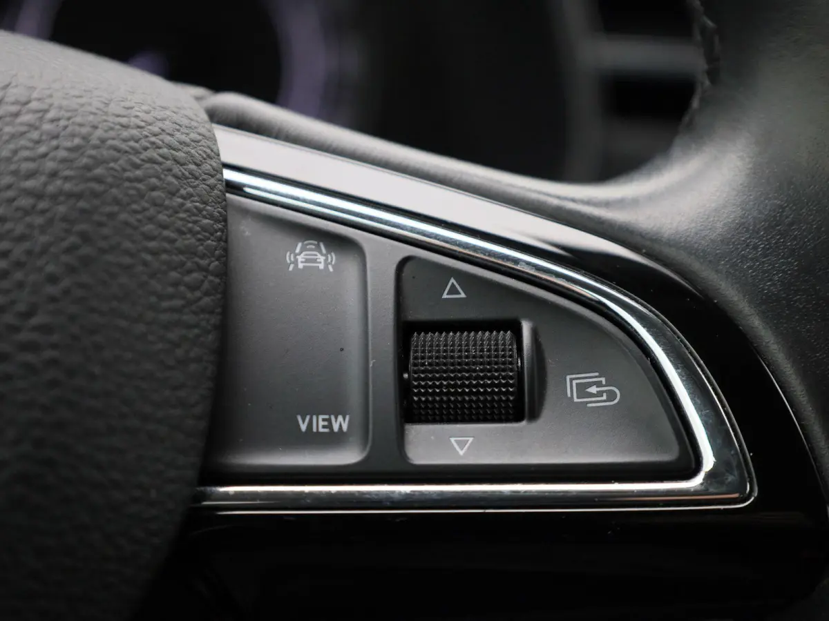 1.0 TSI First Edition | Apple Carplay / Android Auto | Parkeersensoren | Climate Control |