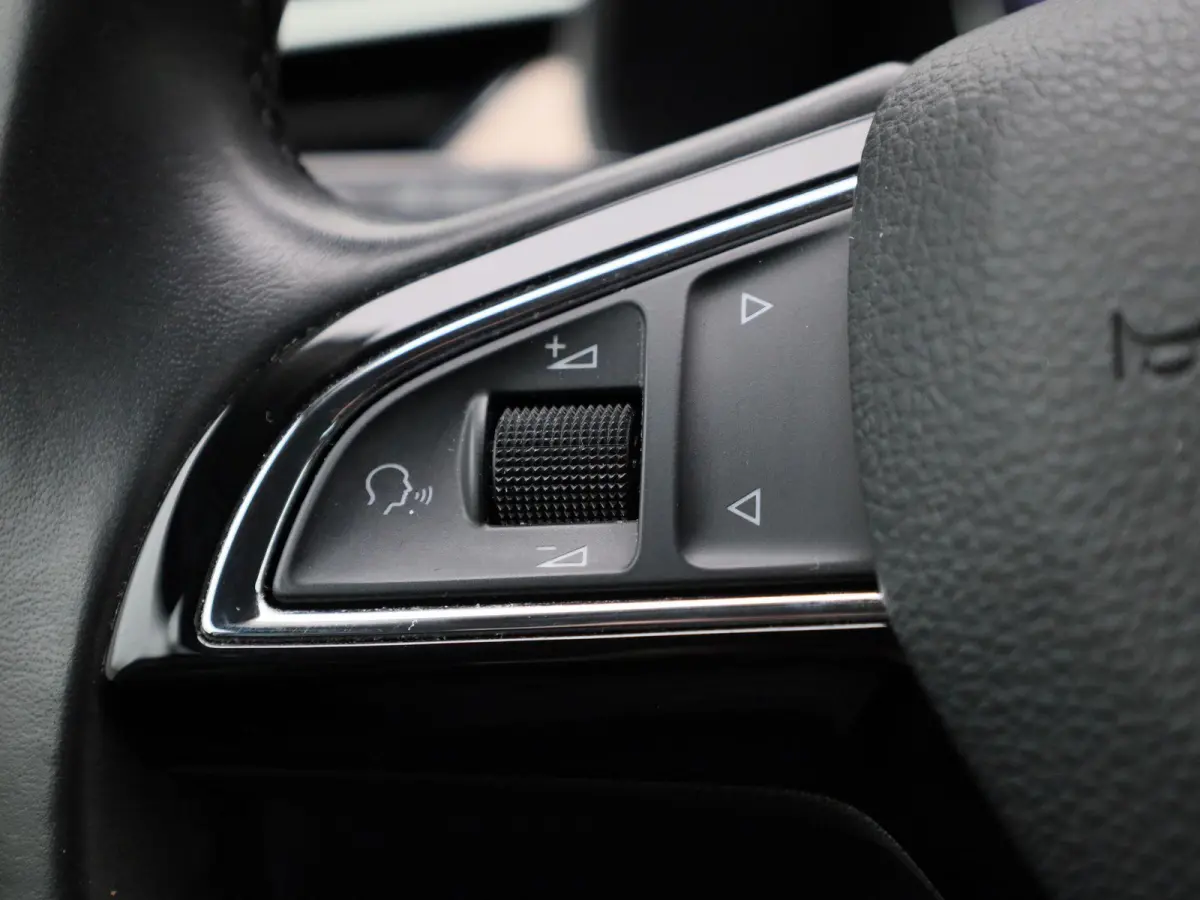1.0 TSI First Edition | Apple Carplay / Android Auto | Parkeersensoren | Climate Control |