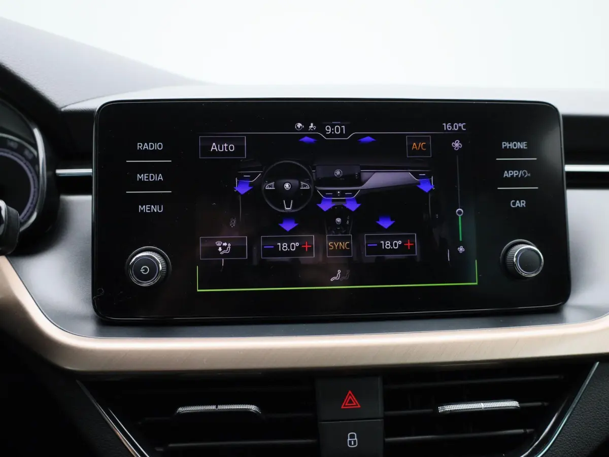 1.0 TSI First Edition | Apple Carplay / Android Auto | Parkeersensoren | Climate Control |