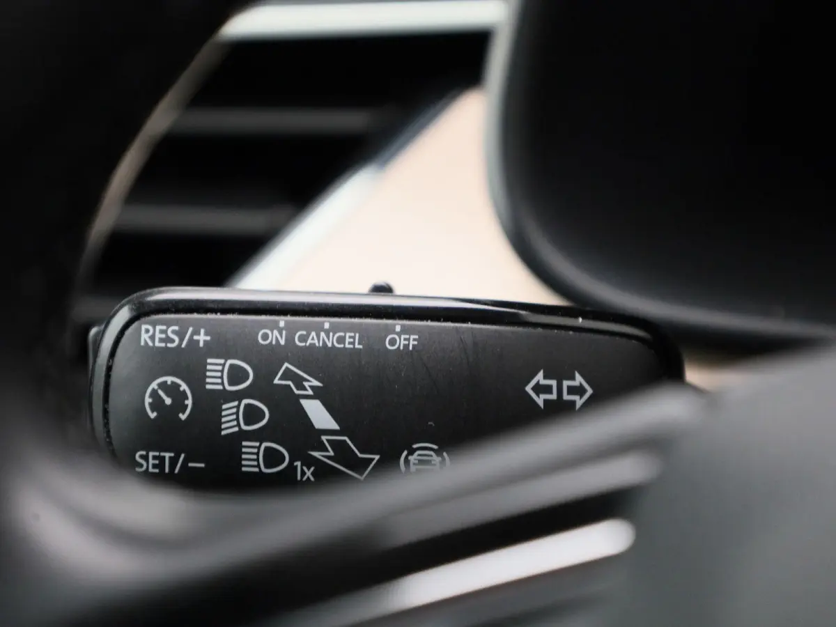 1.0 TSI First Edition | Apple Carplay / Android Auto | Parkeersensoren | Climate Control |