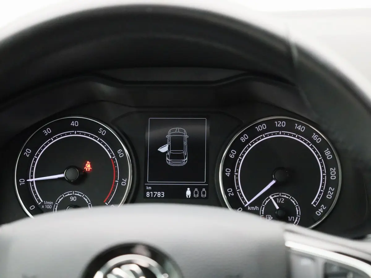 1.0 TSI First Edition | Apple Carplay / Android Auto | Parkeersensoren | Climate Control |