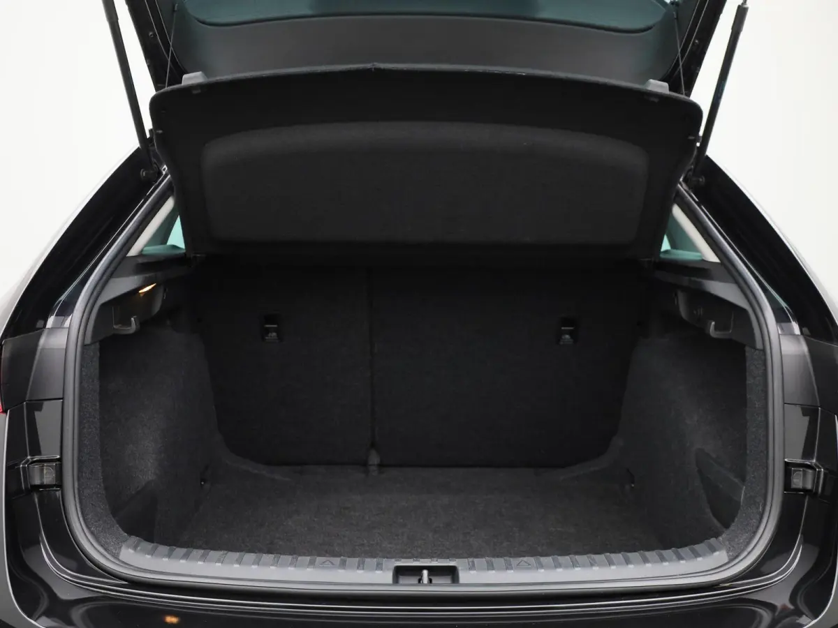 1.0 TSI First Edition | Apple Carplay / Android Auto | Parkeersensoren | Climate Control |