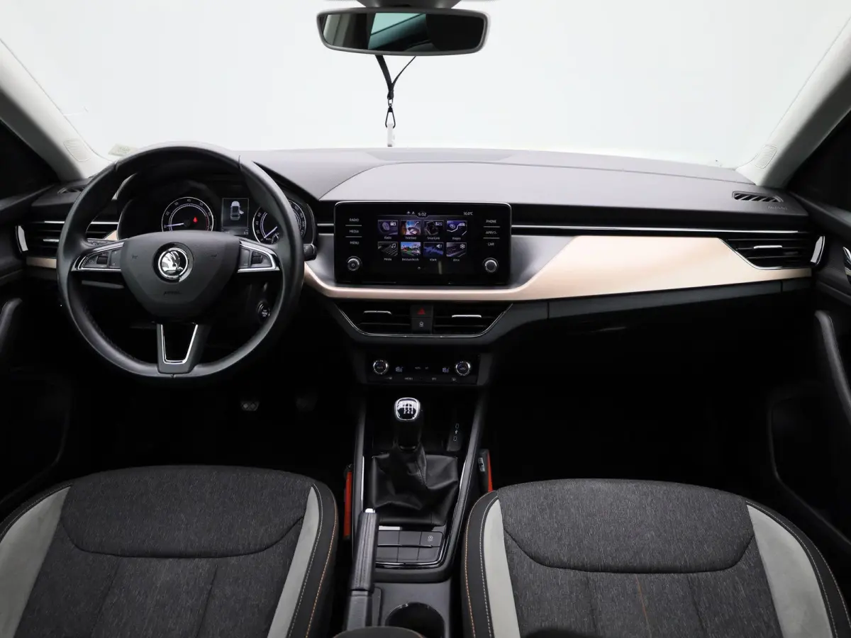 1.0 TSI First Edition | Apple Carplay / Android Auto | Parkeersensoren | Climate Control |