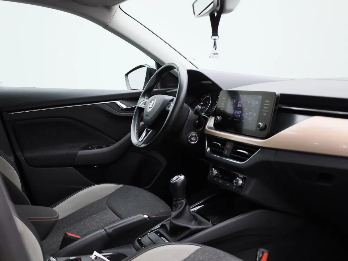 1.0 TSI First Edition | Apple Carplay / Android Auto | Parkeersensoren | Climate Control |