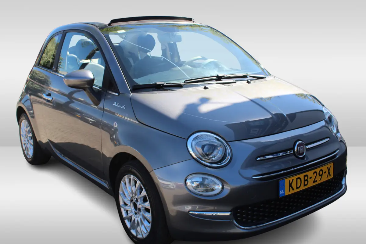 1.0 Dolcevita CABRIO l Lederen Bekleding l Cruise Control l Airco l Apple Carplay/ Android Auto l 15 Inch