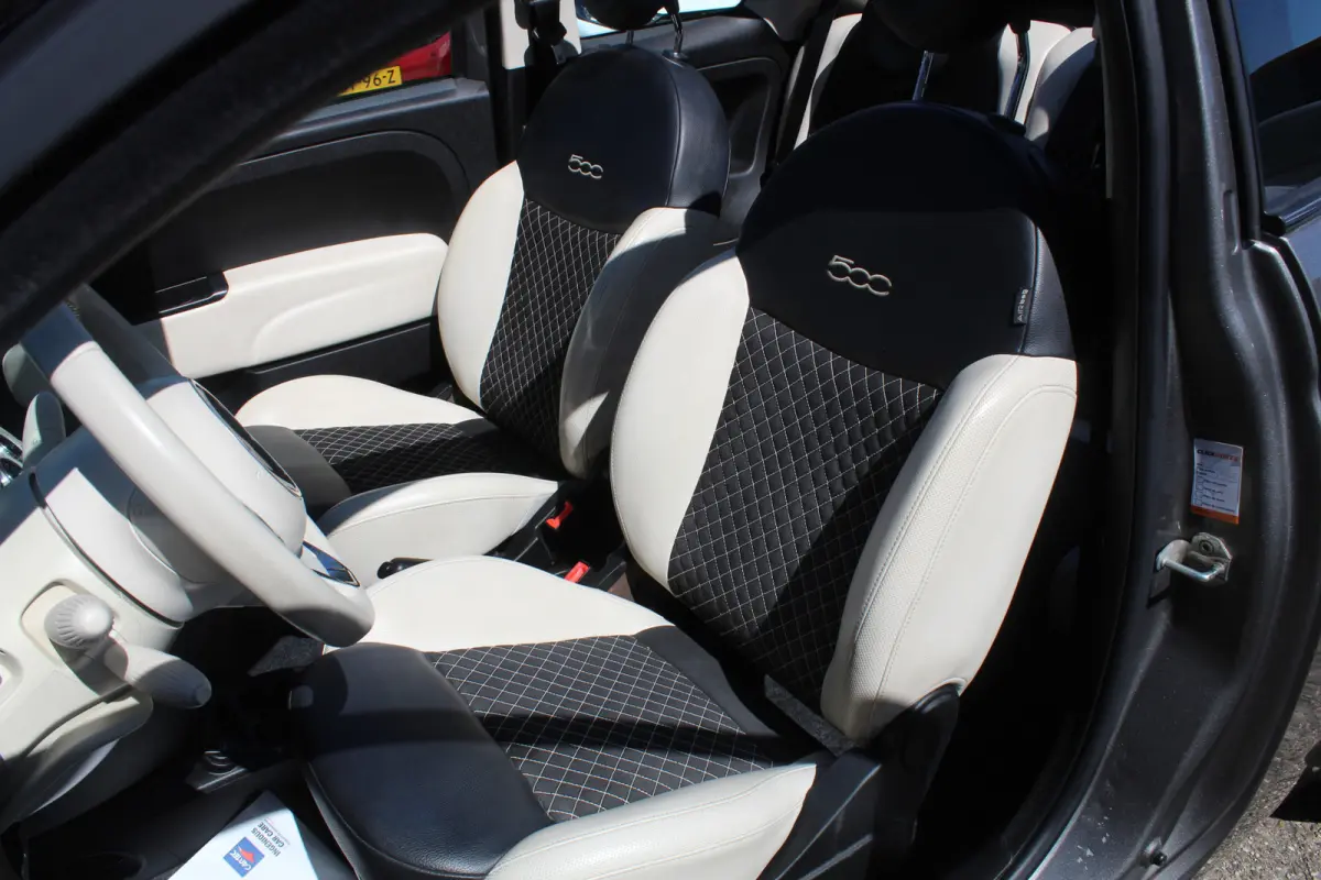 1.0 Dolcevita CABRIO l Lederen Bekleding l Cruise Control l Airco l Apple Carplay/ Android Auto l 15 Inch