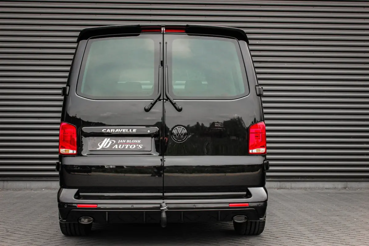 2.0 TDI L2H1 CARAVELLE 204PK DC DUBBEL CABINE / ELEK.SCHUIF / FULL OPTIONS / LEDER / FULL BLACK / APPLE CAR
