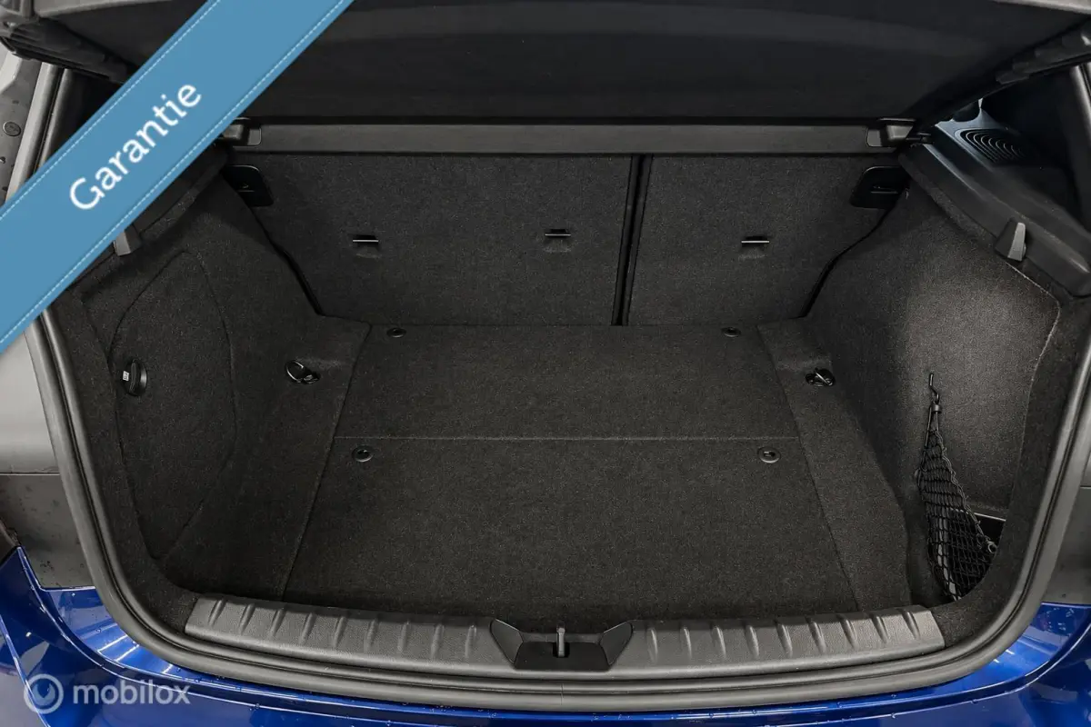 118i Cor. Lease Executive ✓AUT✓LED✓NAP✓PDC✓NAV