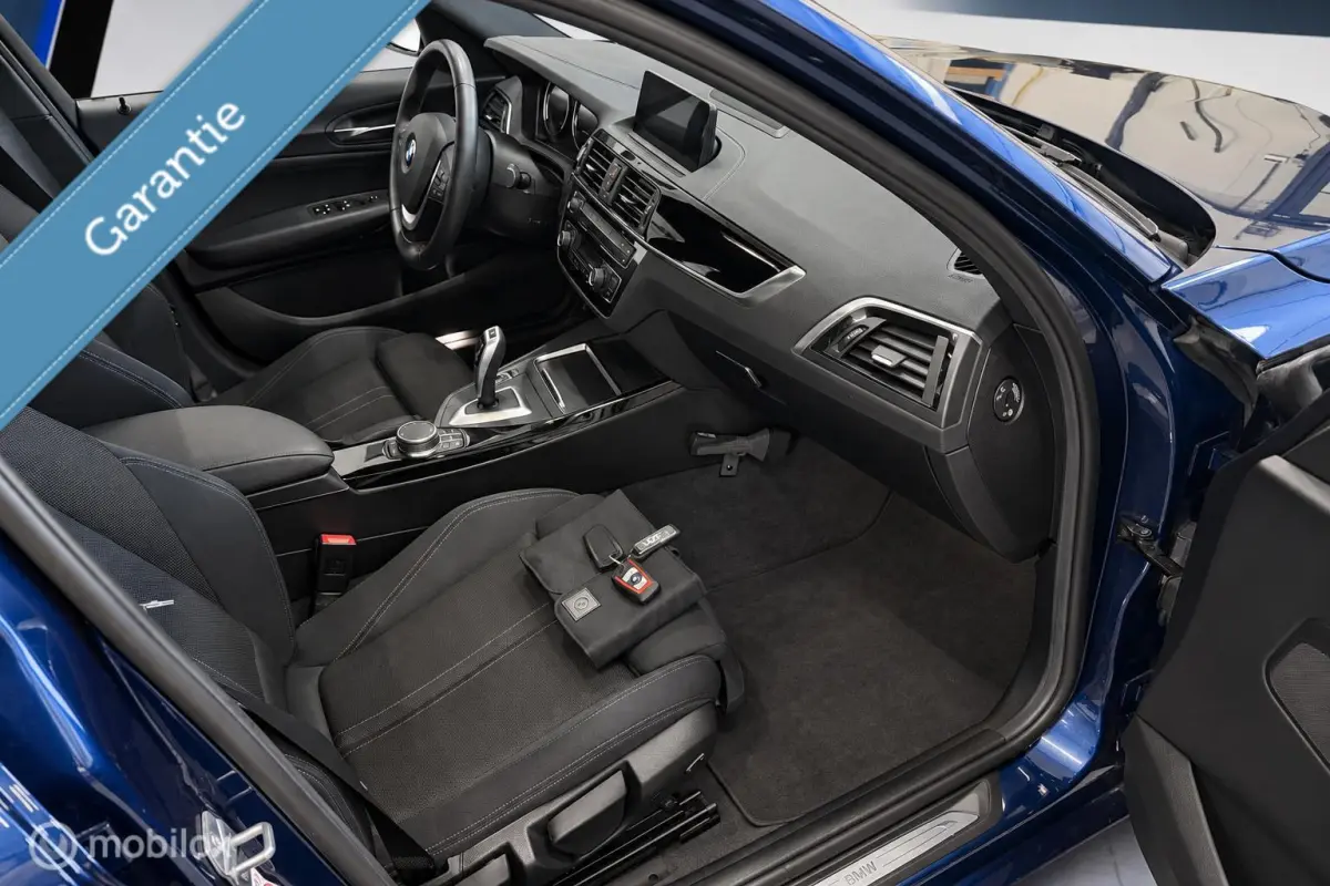 118i Cor. Lease Executive ✓AUT✓LED✓NAP✓PDC✓NAV