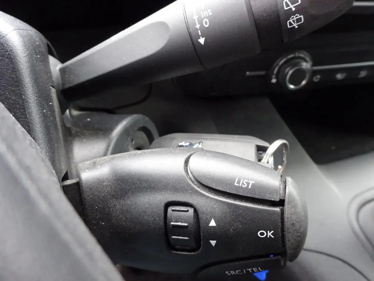 1.5 BlueHDi 100 S&S L1 AIRCO SCHUIFDEUR CRUISE CONTROL GROOT SCHERM