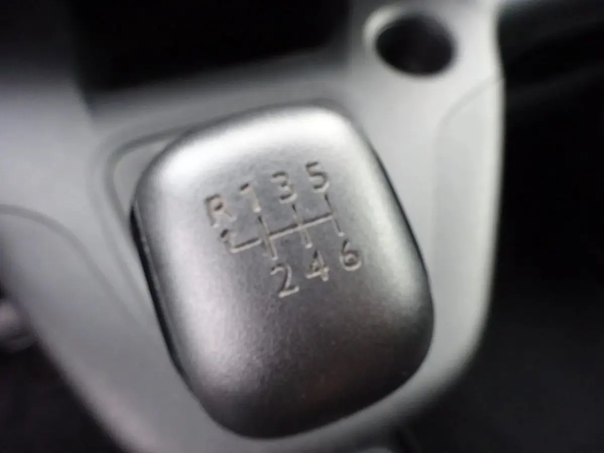 1.5 BlueHDi 100 S&S L1 AIRCO SCHUIFDEUR CRUISE CONTROL GROOT SCHERM