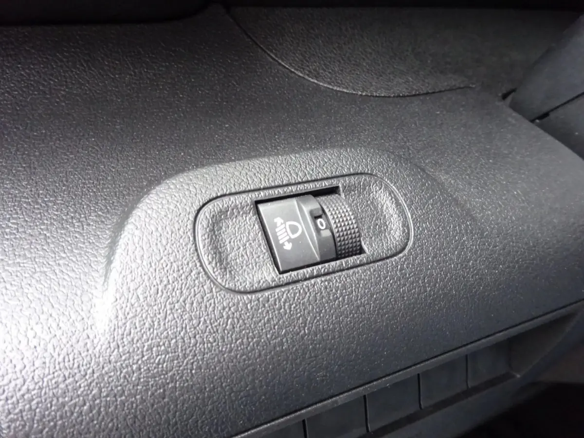 1.5 BlueHDi 100 S&S L1 AIRCO SCHUIFDEUR CRUISE CONTROL GROOT SCHERM