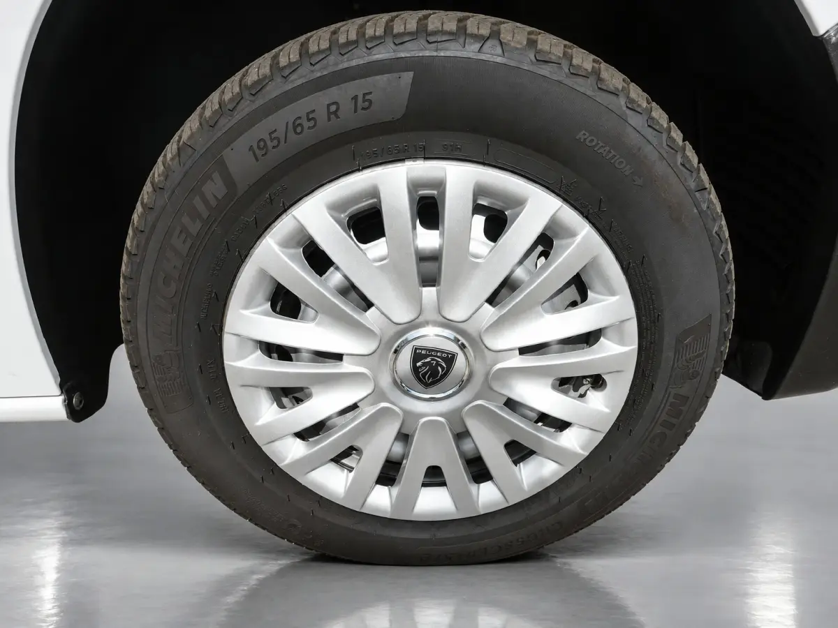 1.5 BlueHDi 100 S&S L1 AIRCO SCHUIFDEUR CRUISE CONTROL GROOT SCHERM