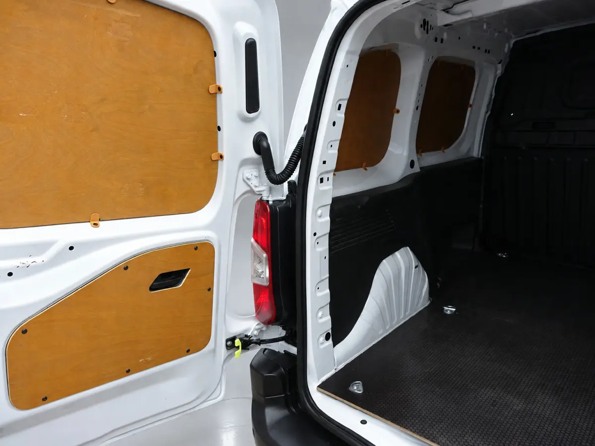 1.5 BlueHDi 100 S&S L1 AIRCO SCHUIFDEUR CRUISE CONTROL GROOT SCHERM