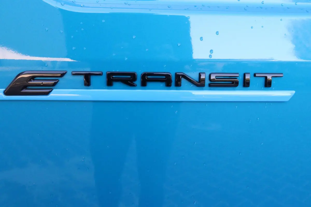 Cour. Limited 44 kWh l FULL OPTION l NAVI l CLIMATE l STUURVERWARMING l LANE ASSIST l CAMERA