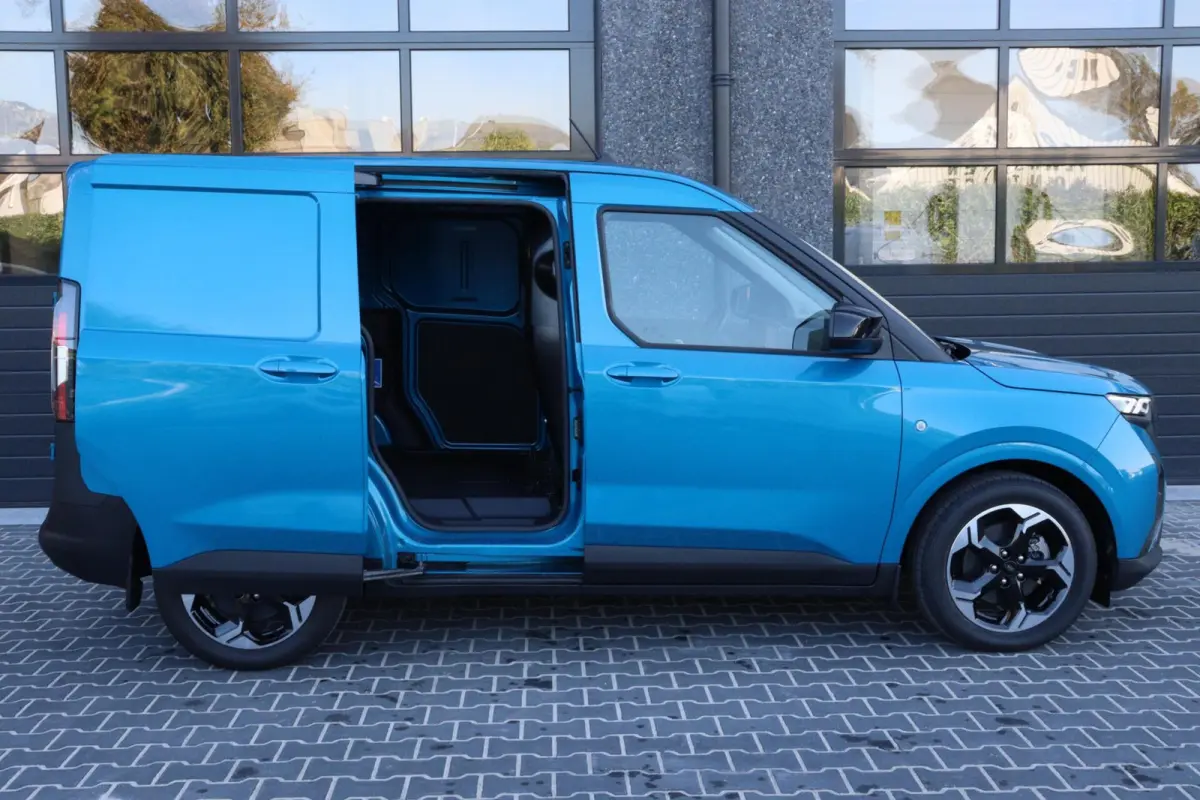 Cour. Limited 44 kWh l FULL OPTION l NAVI l CLIMATE l STUURVERWARMING l LANE ASSIST l CAMERA