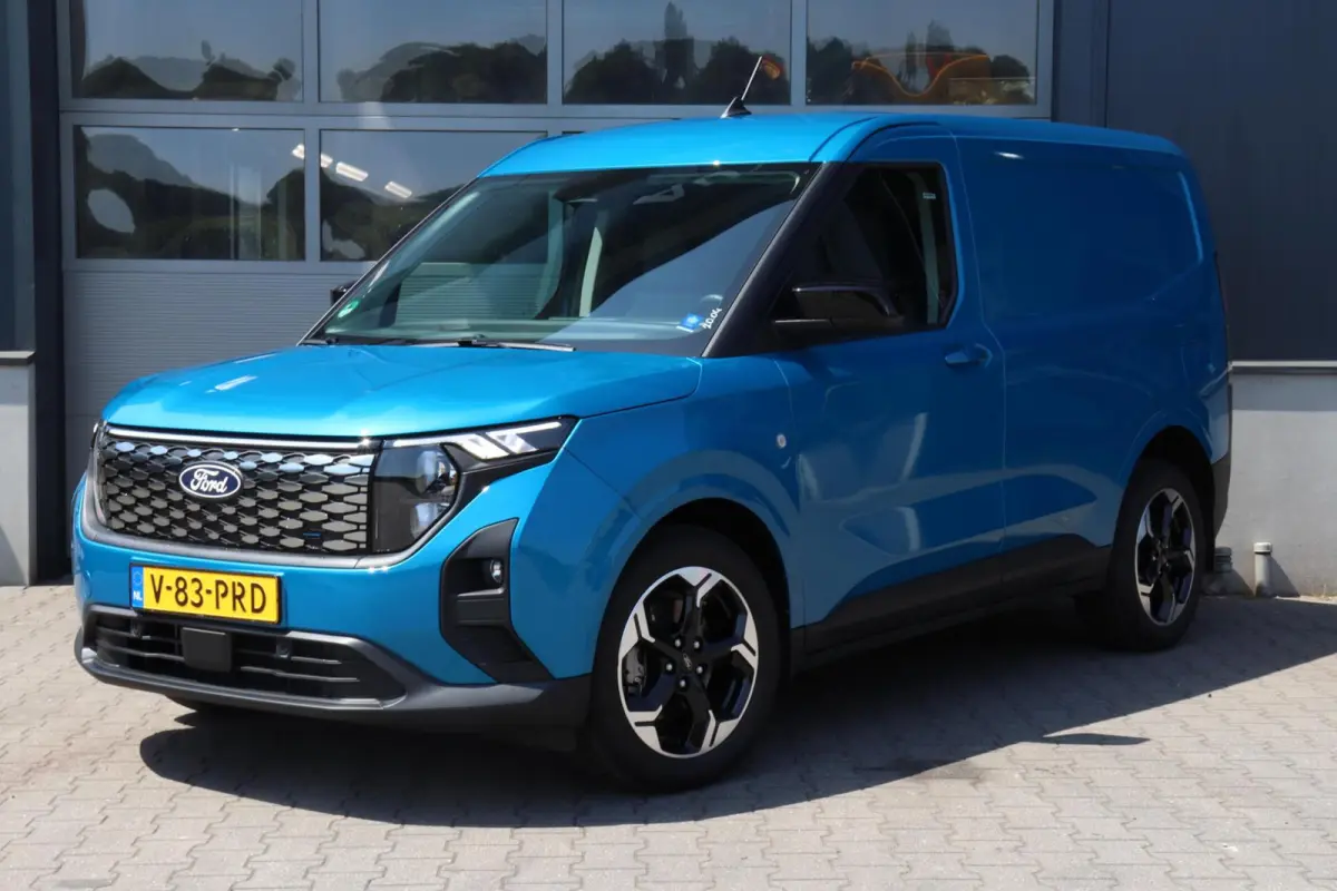 Cour. Limited 44 kWh l FULL OPTION l NAVI l CLIMATE l STUURVERWARMING l LANE ASSIST l CAMERA