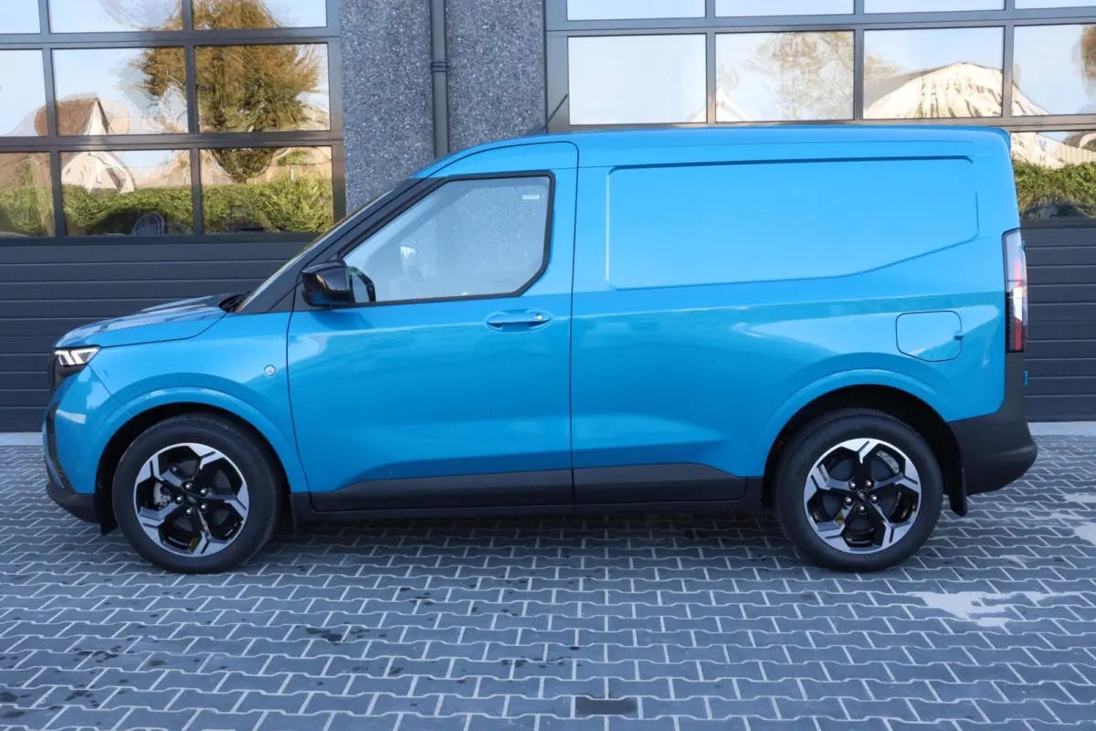 Cour. Limited 44 kWh l FULL OPTION l NAVI l CLIMATE l STUURVERWARMING l LANE ASSIST l CAMERA