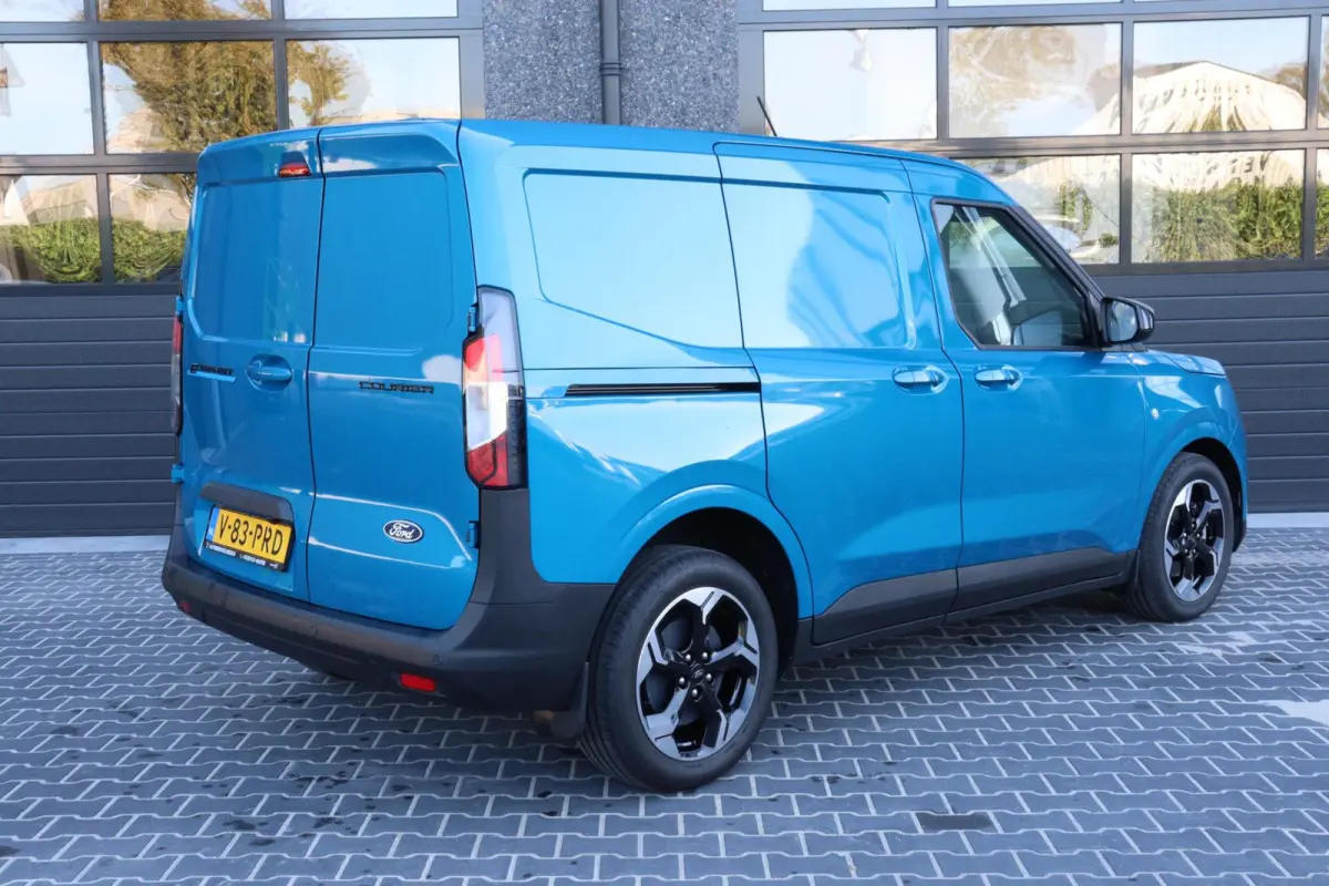 Cour. Limited 44 kWh l FULL OPTION l NAVI l CLIMATE l STUURVERWARMING l LANE ASSIST l CAMERA