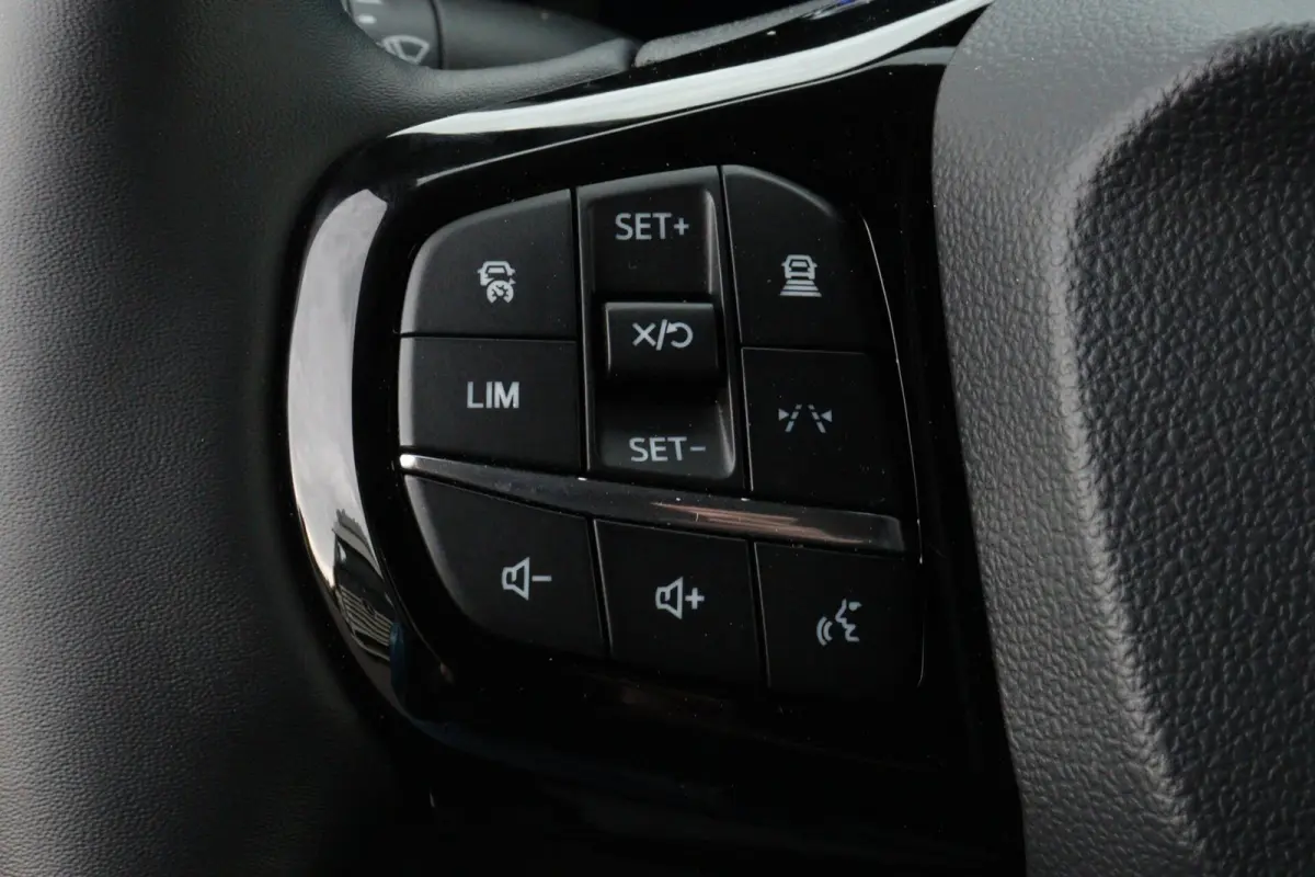 Cour. Limited 44 kWh l FULL OPTION l NAVI l CLIMATE l STUURVERWARMING l LANE ASSIST l CAMERA
