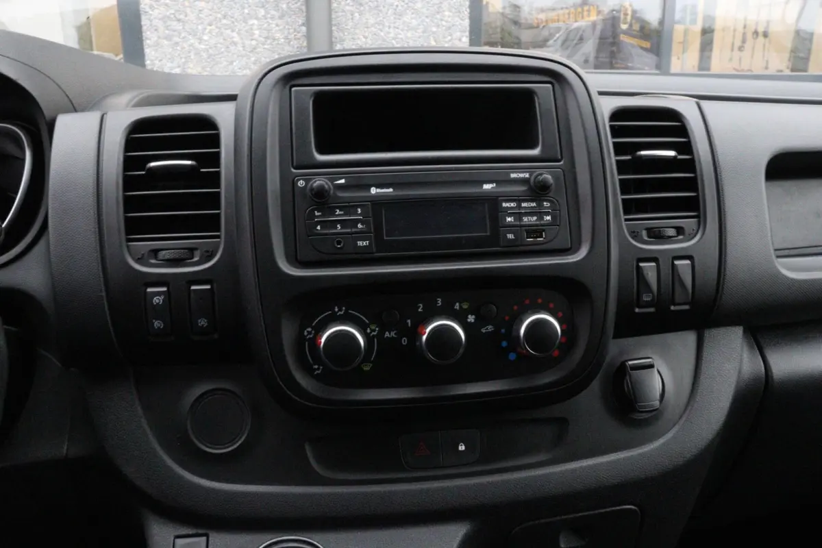 bestel 1.6 dCi L1H1 l AIRCO l IMPERIAAL l TREKHAAK l CRUISE CONTROL