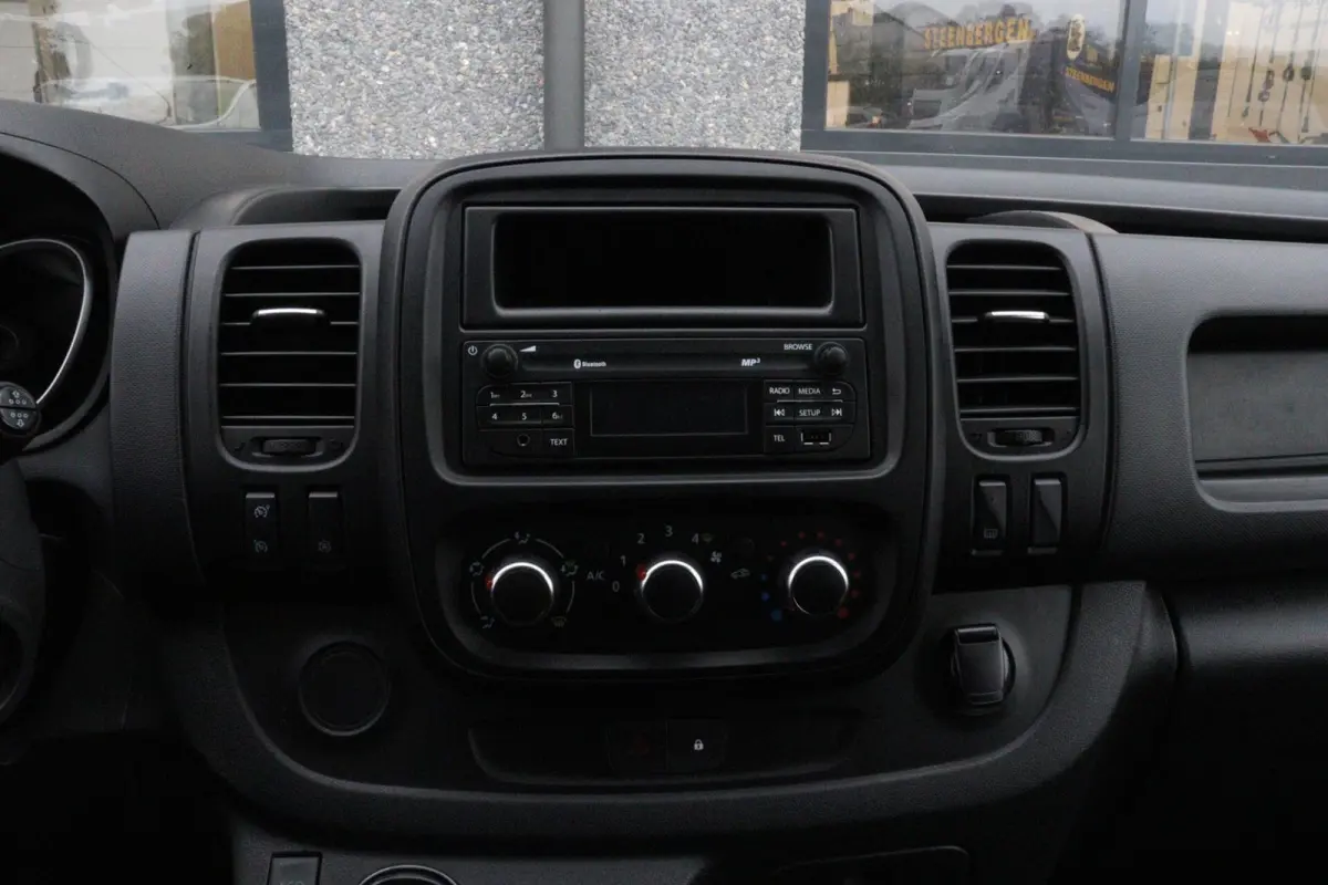 bestel 1.6 dCi L1H1 l AIRCO l IMPERIAAL l TREKHAAK l CRUISE CONTROL