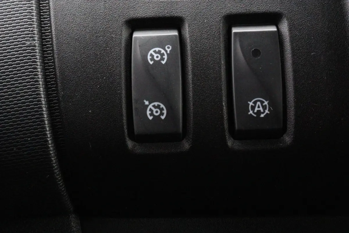bestel 1.6 dCi L1H1 l AIRCO l IMPERIAAL l TREKHAAK l CRUISE CONTROL