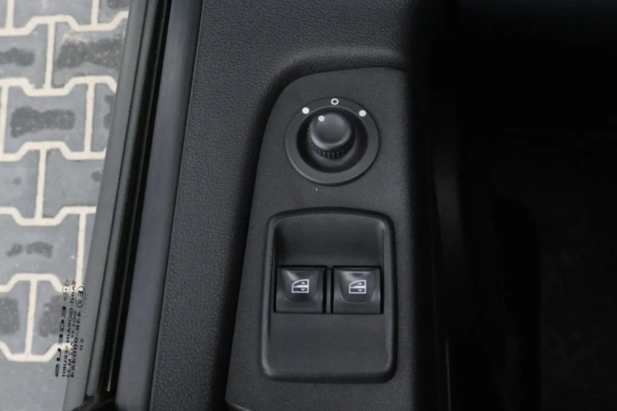 bestel 1.6 dCi L1H1 l AIRCO l IMPERIAAL l TREKHAAK l CRUISE CONTROL