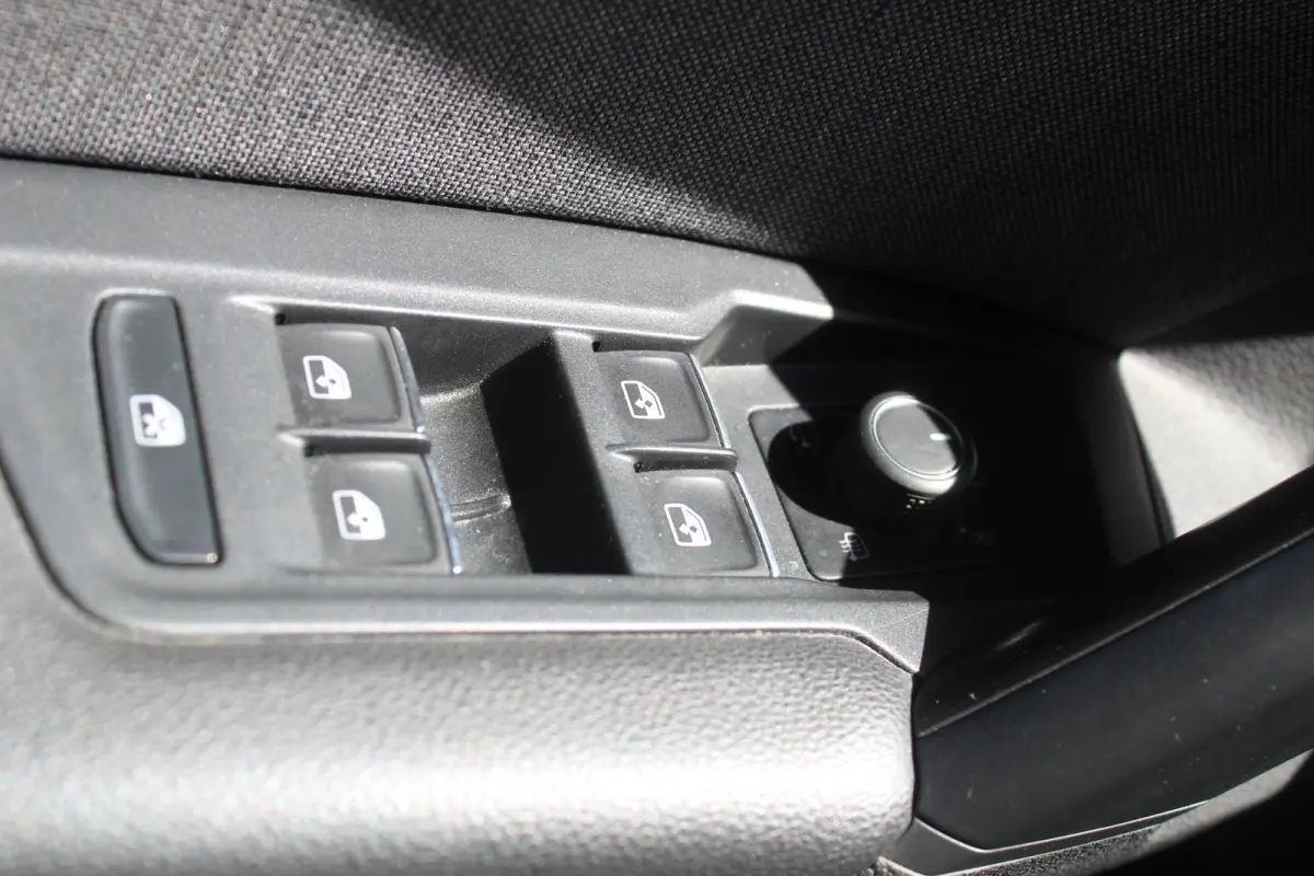 1.5 TSI Style 7-Per. Business Intense l Adaptief Cruise Control l PDC l Achteruitrijcamera l  Keyless entry/start l Airco l Apple Carplay/ Android Auto l 7- Persoons