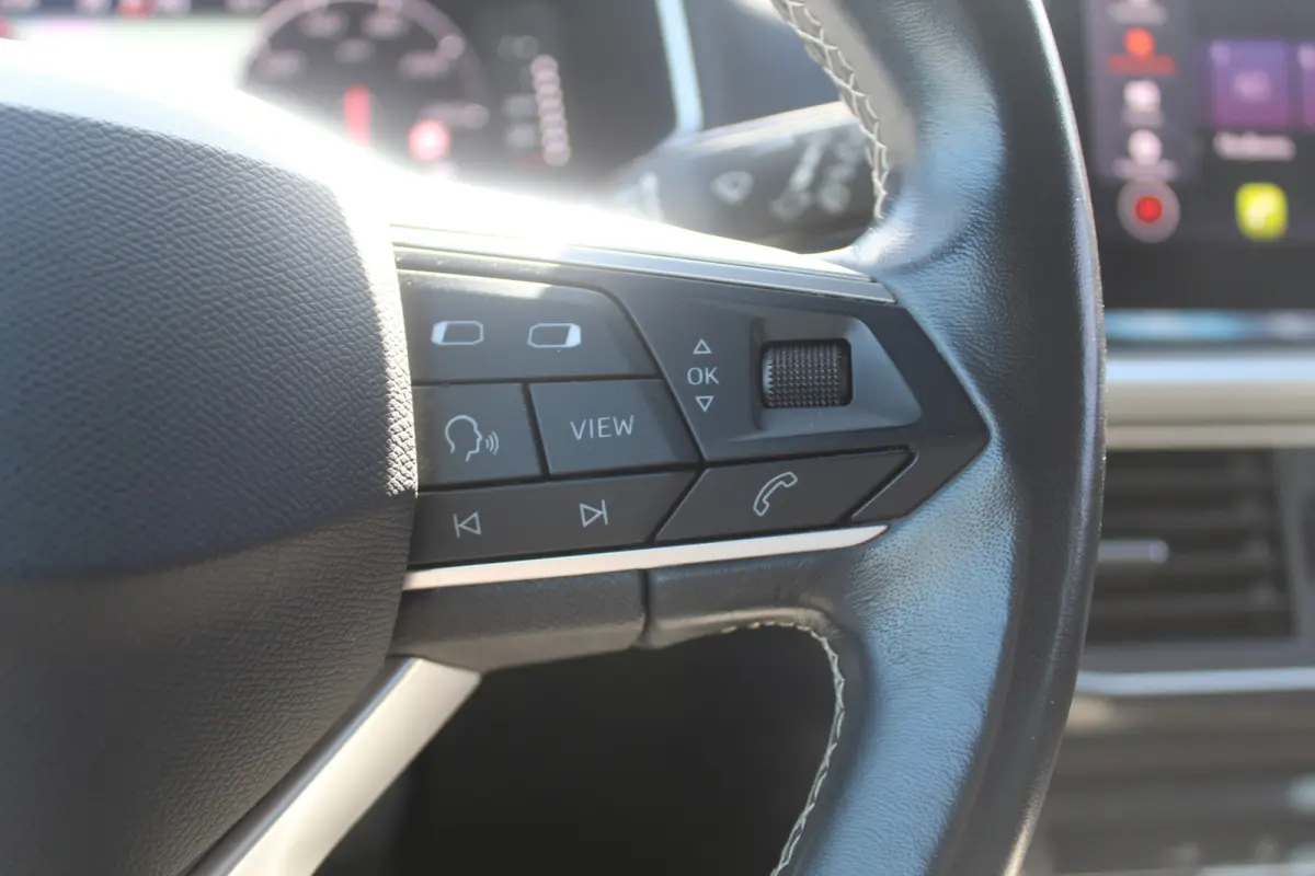 1.5 TSI Style 7-Per. Business Intense l Adaptief Cruise Control l PDC l Achteruitrijcamera l  Keyless entry/start l Airco l Apple Carplay/ Android Auto l 7- Persoons