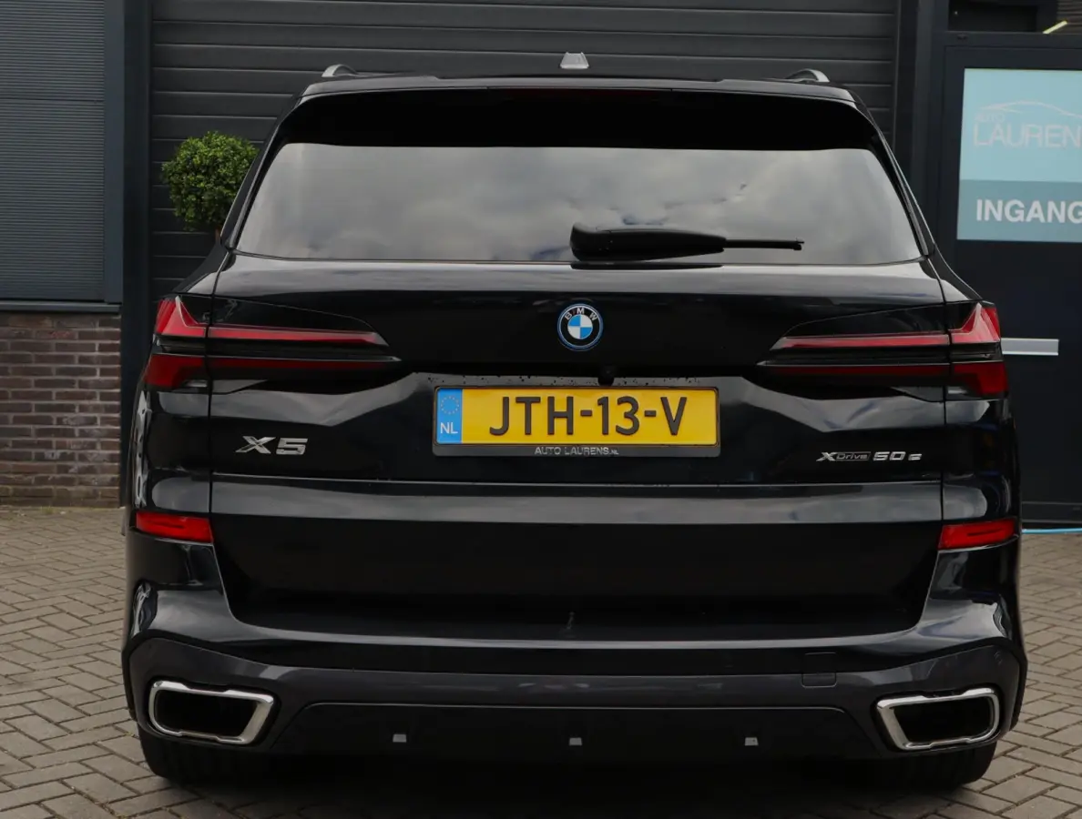 xDrive50e M-sport | Panoramadak | Comfortstoelen | H+K | Lazer | ACC | Stuurverwarming | 360