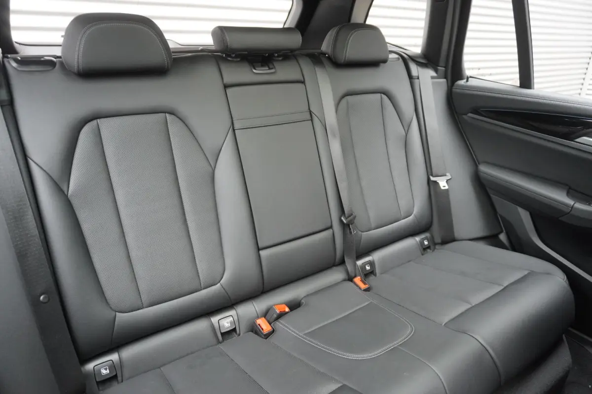 Driving Assistant Professional | Achteruitrijcamera | panoramadak | Alarmsysteem klasse 3 | Parking Pack