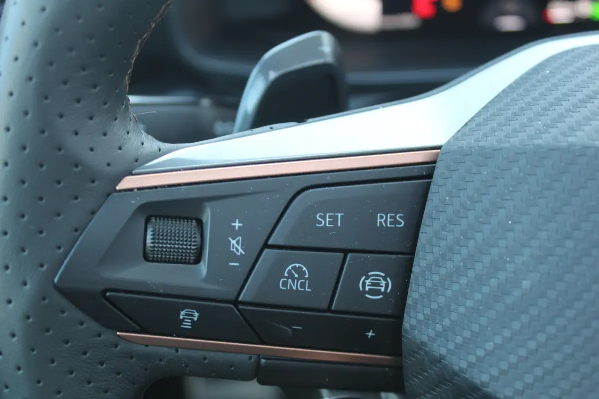 2.0 TSI 4DRIVE 333PK l Pano Dak l Senheiser Audio l Alcantara/Leer l Stuur-/Stoelverwarming l ACC l Lane Assist l PDC l  360- Camera l Elek. Achterklep