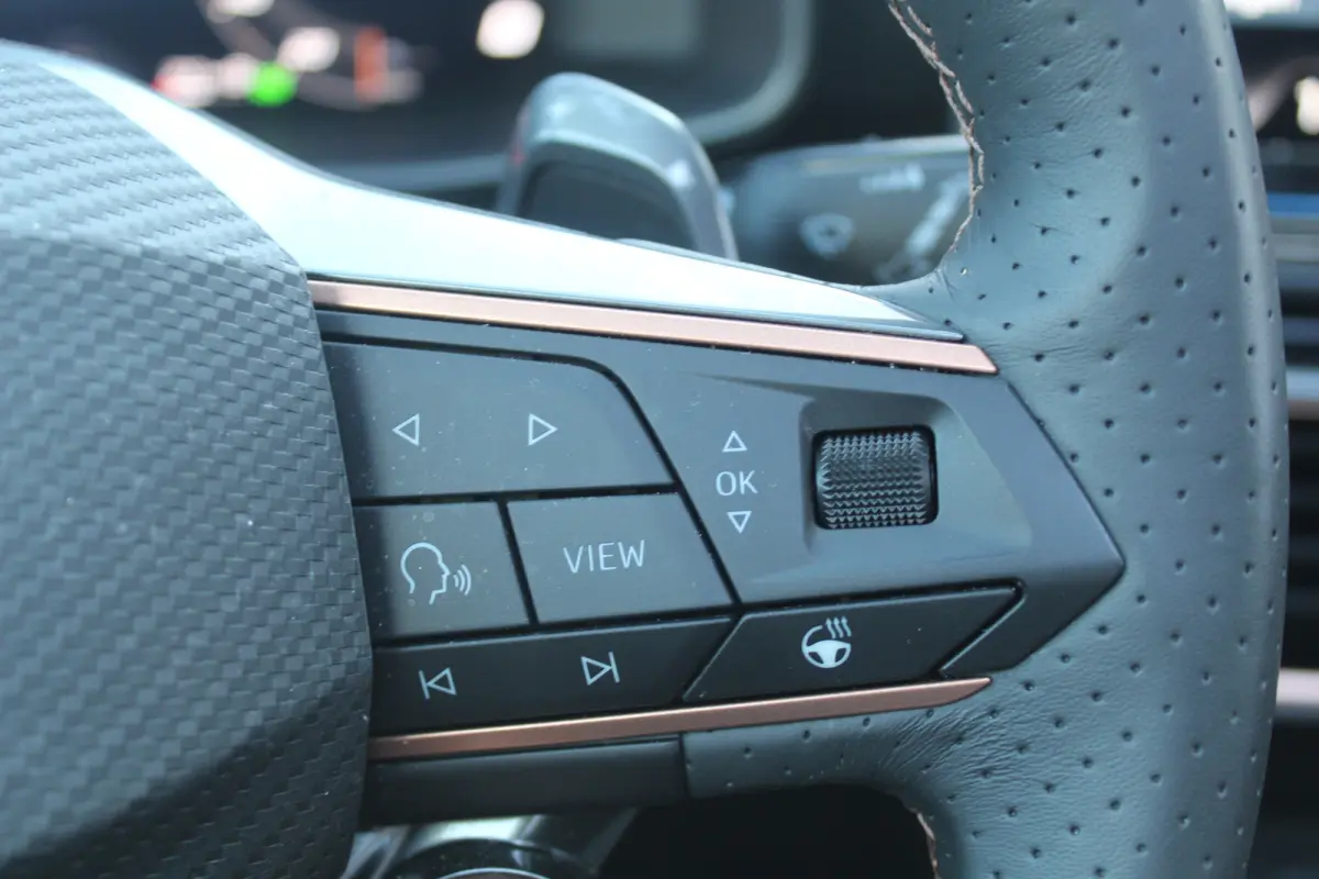 2.0 TSI 4DRIVE 333PK l Pano Dak l Senheiser Audio l Alcantara/Leer l Stuur-/Stoelverwarming l ACC l Lane Assist l PDC l  360- Camera l Elek. Achterklep