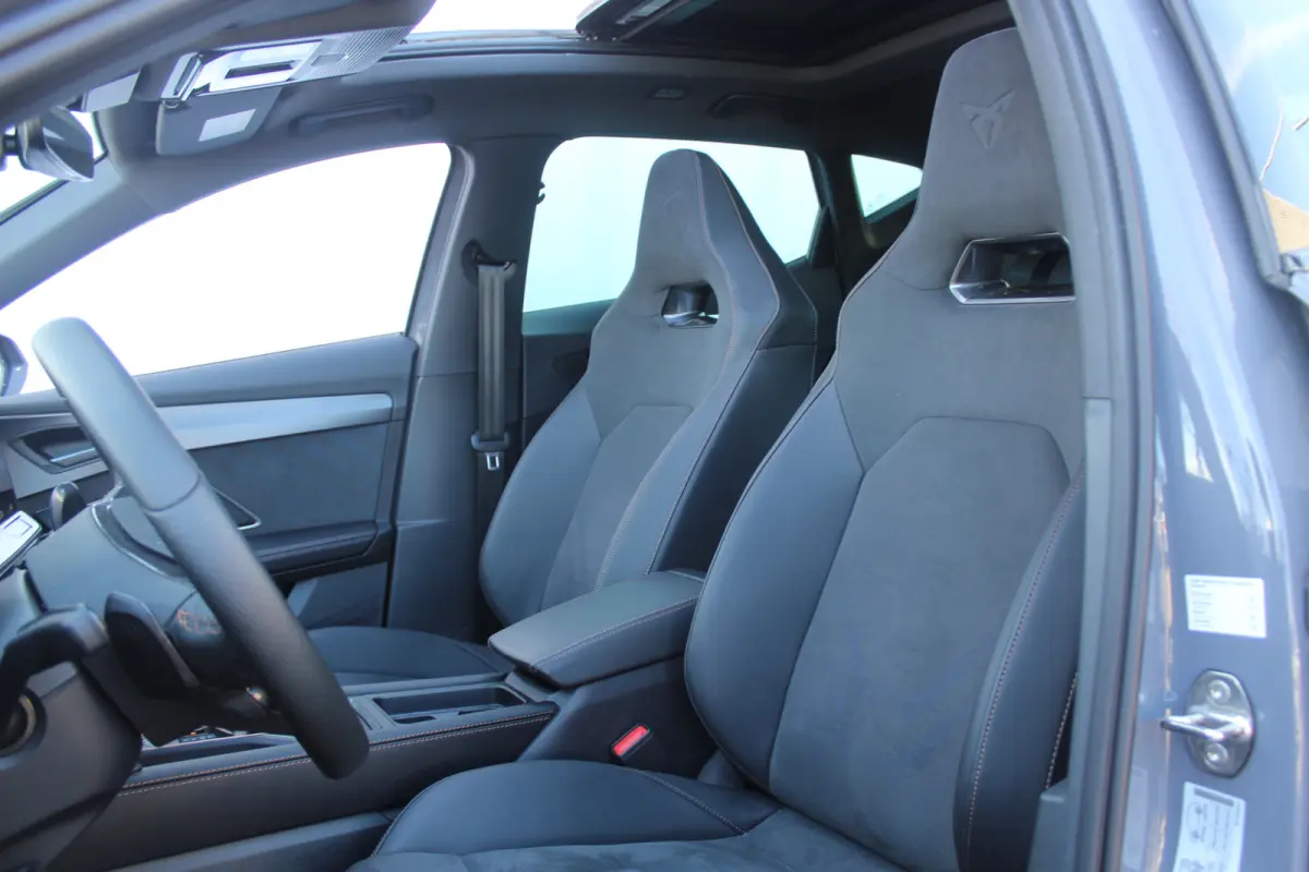 2.0 TSI 4DRIVE 333PK l Pano Dak l Senheiser Audio l Alcantara/Leer l Stuur-/Stoelverwarming l ACC l Lane Assist l PDC l  360- Camera l Elek. Achterklep