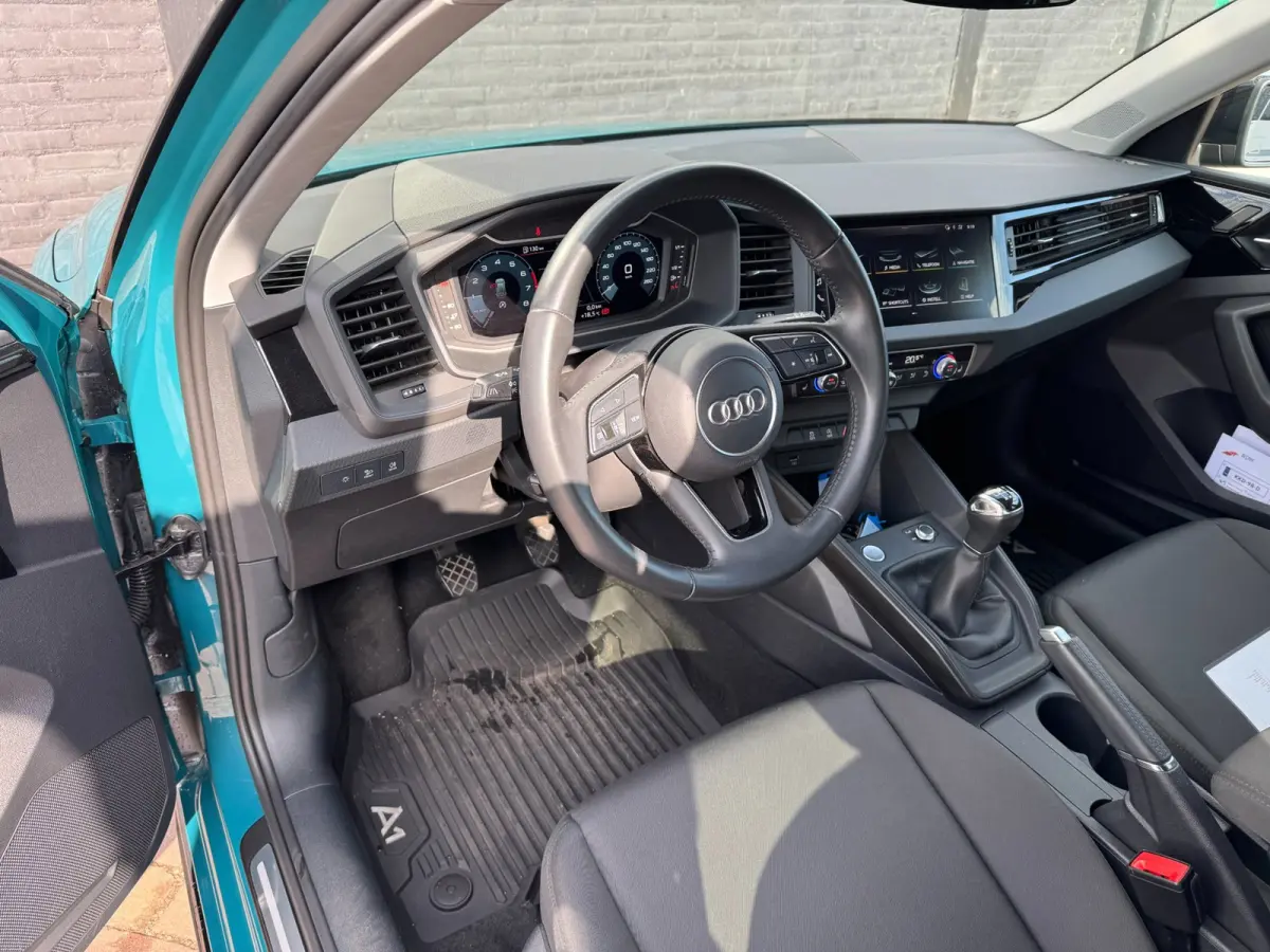 30 TFSI S-Line Edition One **KEYLESS**