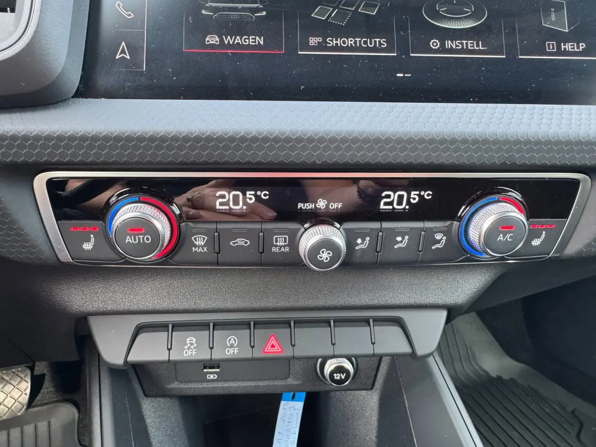 30 TFSI S-Line Edition One **KEYLESS**