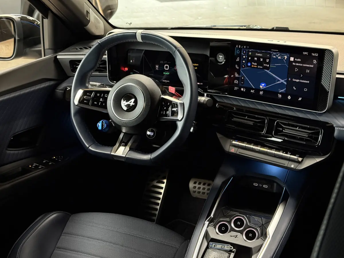 GT Performance 220pk 52 kWh 19 " | Devialet Sound | Stoel & Stuur verwarming | ACC | Dodehoek | R5 | Dealer onderhouden