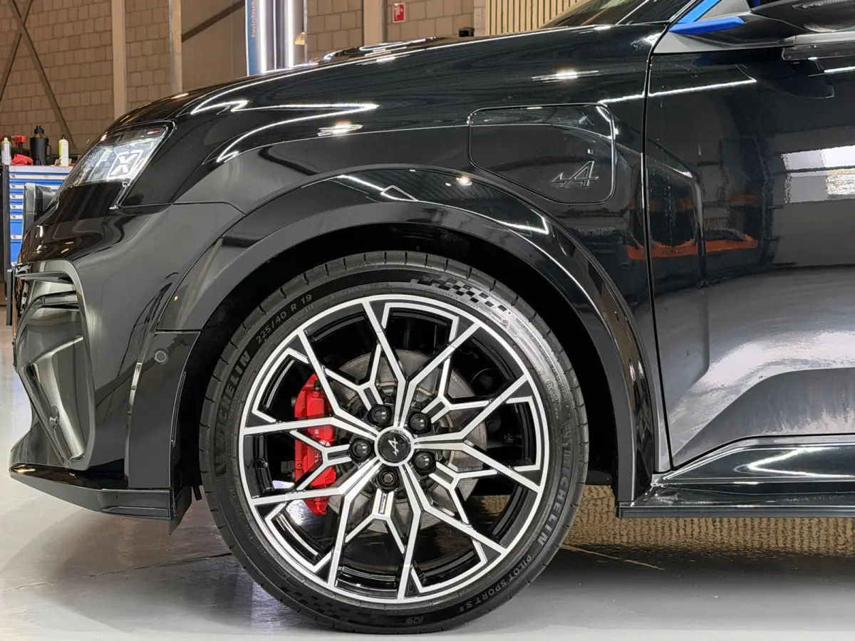 GT Performance 220pk 52 kWh 19 " | Devialet Sound | Stoel & Stuur verwarming | ACC | Dodehoek | R5 | Dealer onderhouden