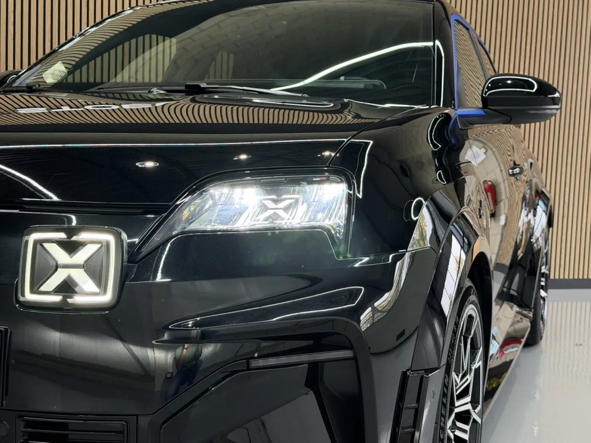 GT Performance 220pk 52 kWh 19 " | Devialet Sound | Stoel & Stuur verwarming | ACC | Dodehoek | R5 | Dealer onderhouden