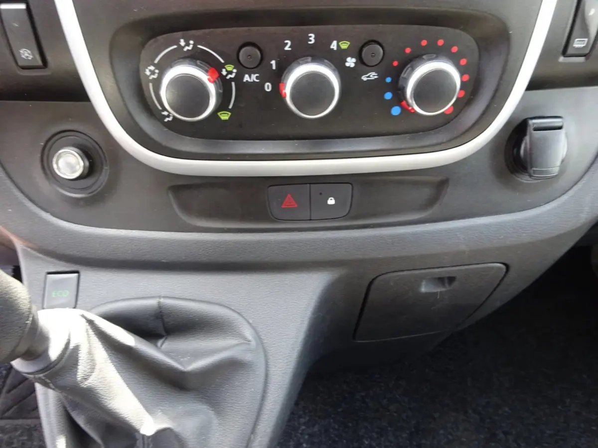 2.0 dCi 120 T29 L1H1 2 x SCHUIFDEUR AIRCO NAVIGATIE CRUISE CONTROL