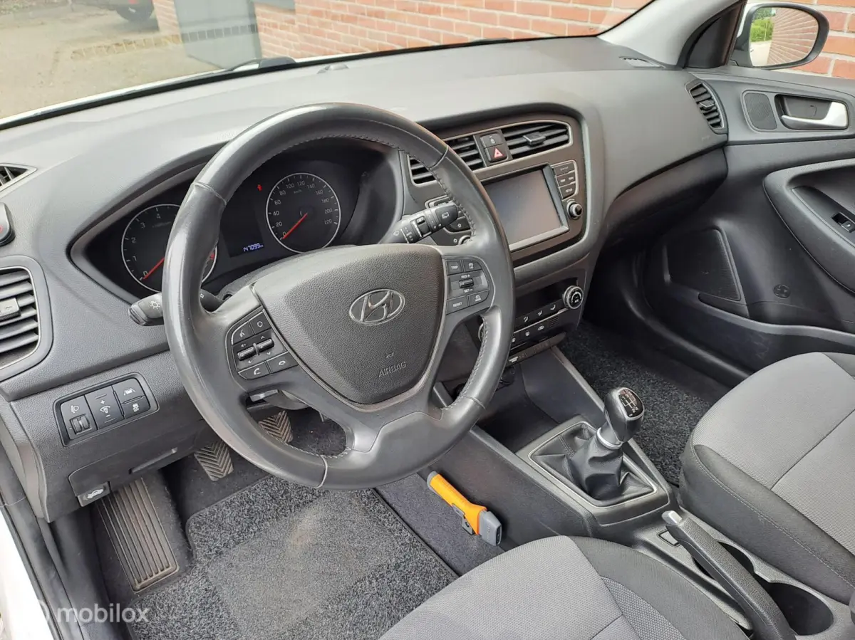 1.0 T-GDI Comfort/Apple carplay/Trkhk/ Navi