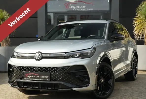 R-Line | 204 PK | Panoramadak | Head-up display | 360° camera | Trekhaak | Volkswagen Tiguan R-Line met 204 PK plug-in hybride aandrijving, een 1.5-liter 4-cilinder benzinemotor, panoramada