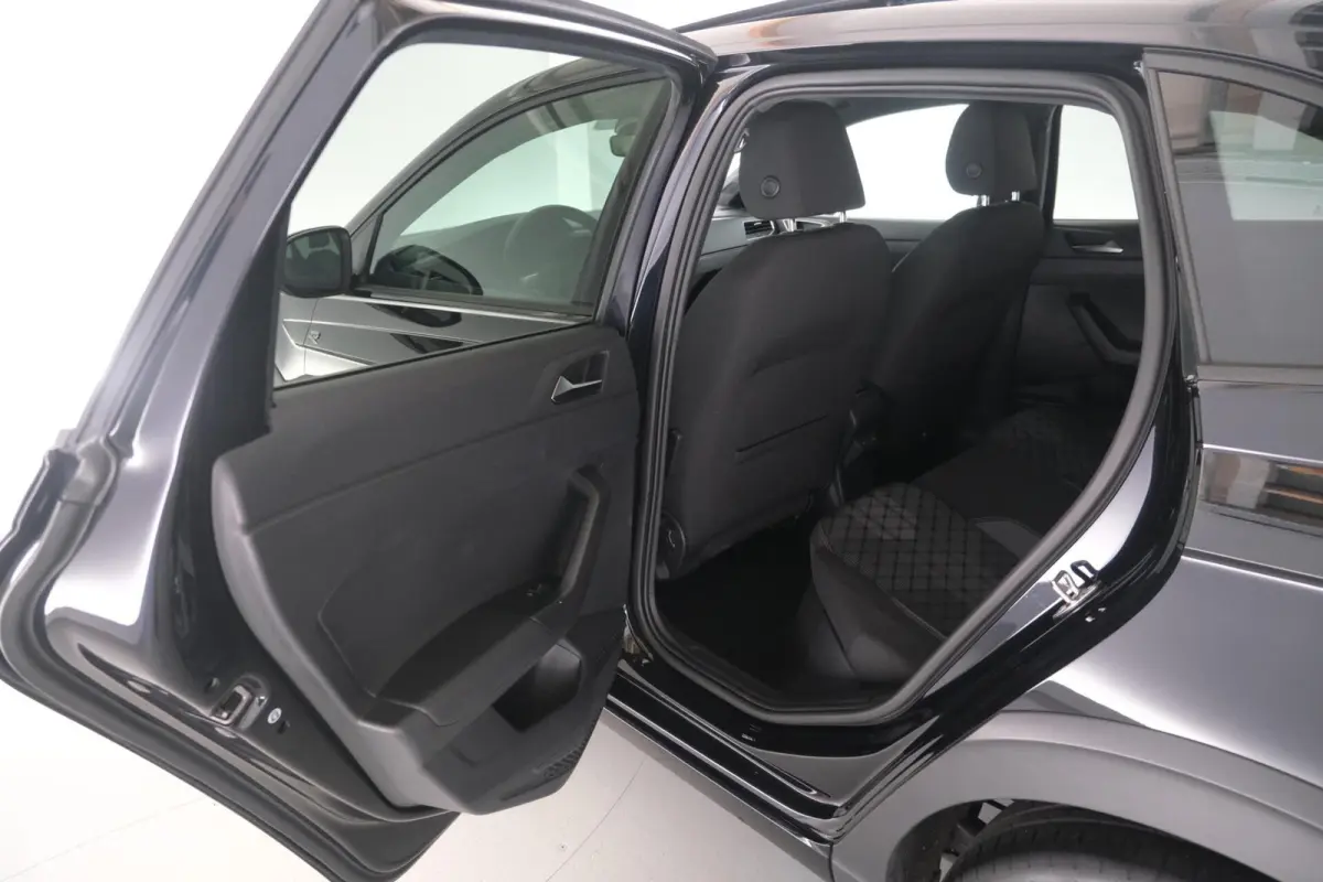 1.0 TSI Automaat R-Line pano|led|dab|pdc|lmv17