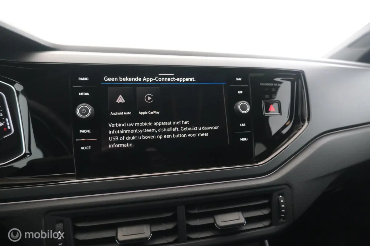 1.0 TSI Automaat R-Line pano|led|dab|pdc|lmv17
