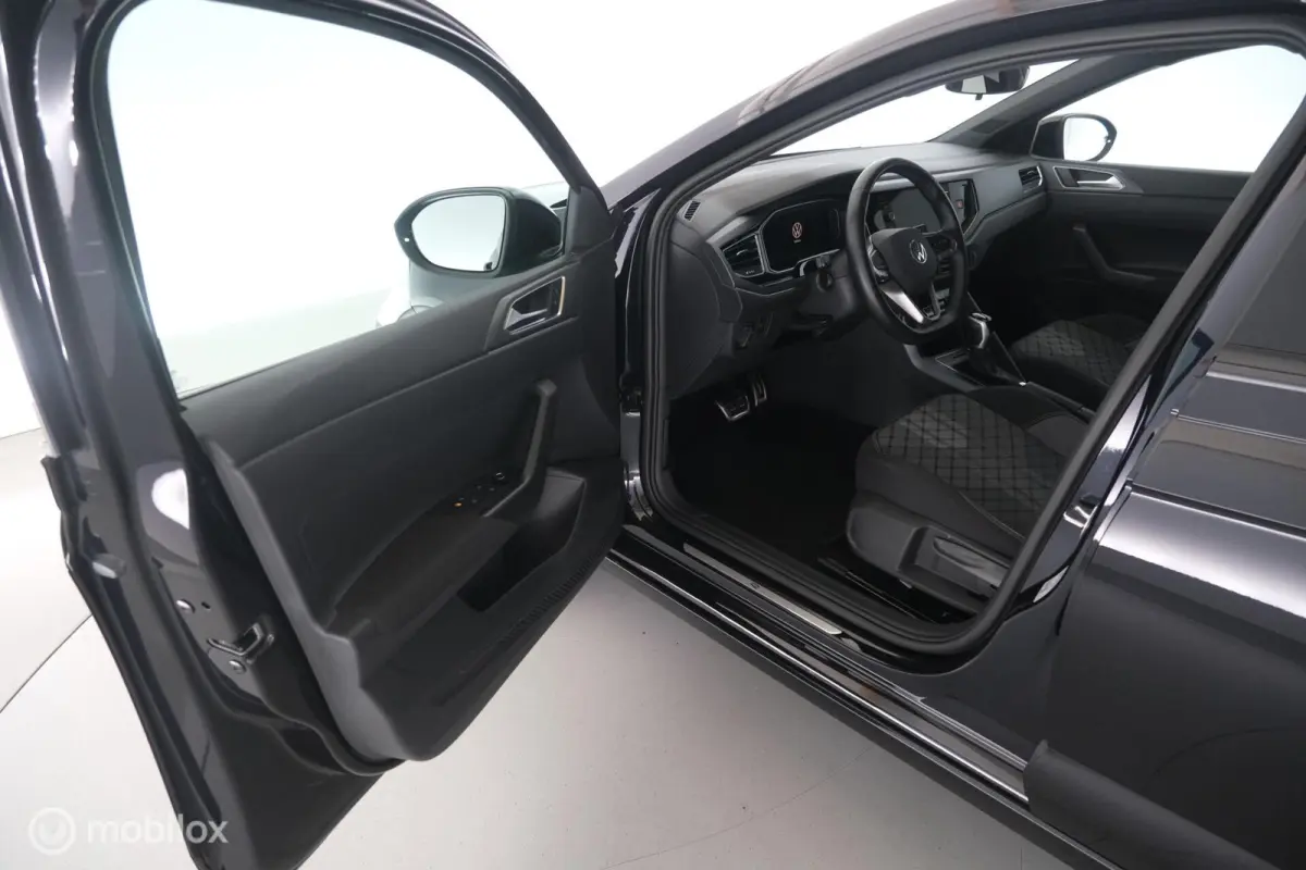 1.0 TSI Automaat R-Line pano|led|dab|pdc|lmv17