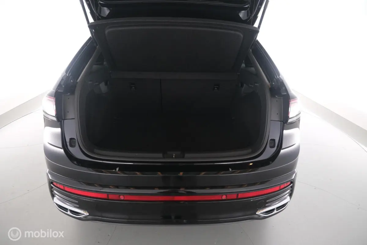 1.0 TSI Automaat R-Line pano|led|dab|pdc|lmv17